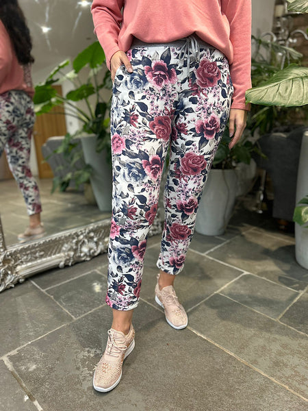 Floral jogger pants sales outfit