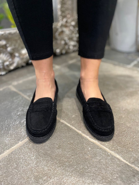 Black suede 2024 pointed loafers