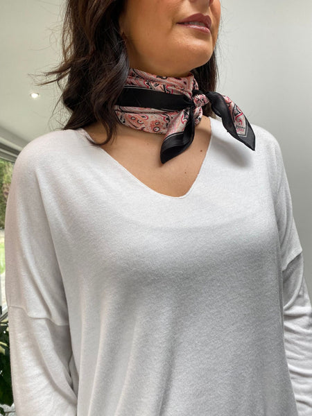 Short deals neck scarf