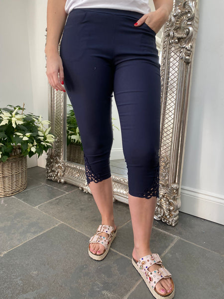 OLD-Lace Capri Pants – Tillett's