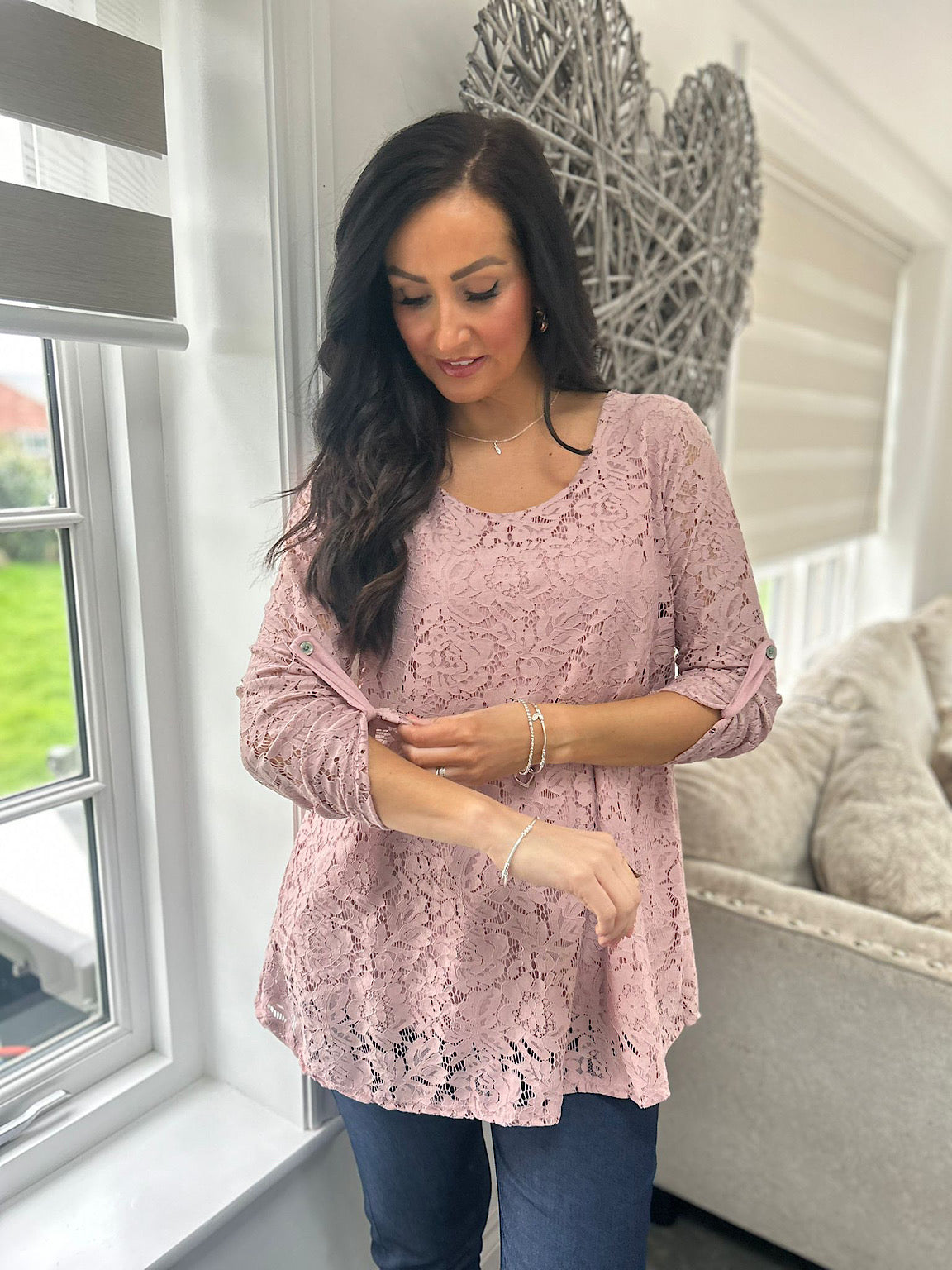 Pink lace hotsell top outfit