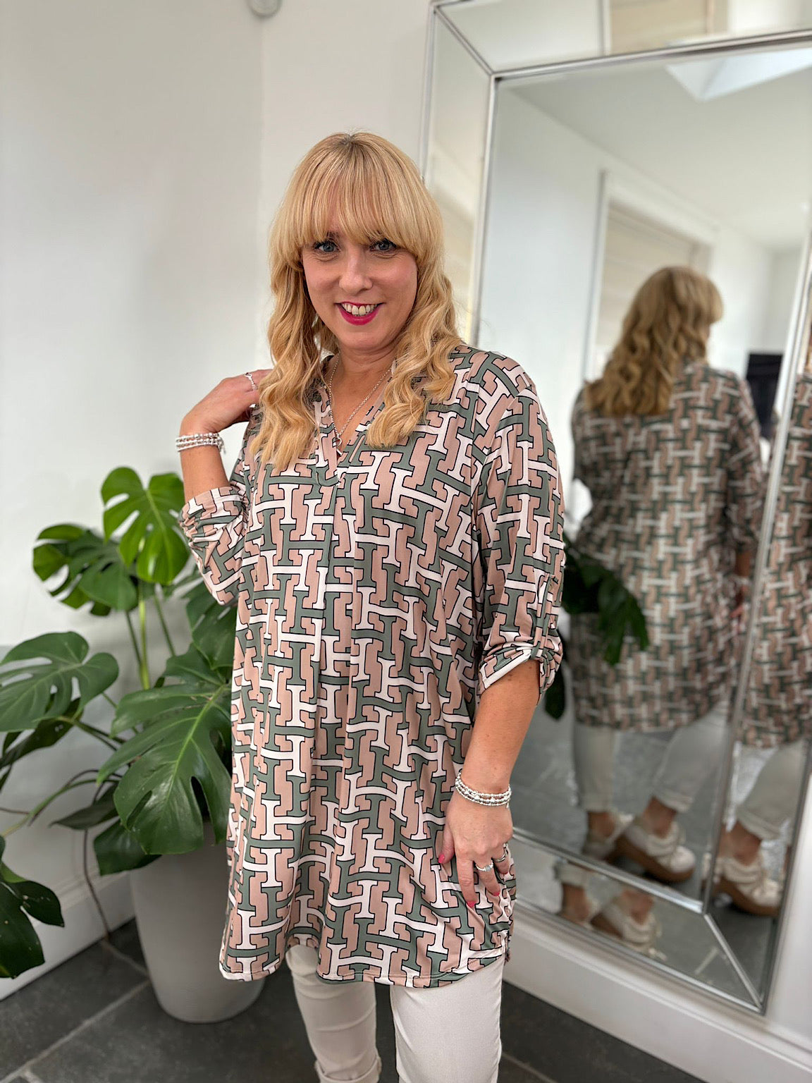 Camel Link Pattern Tunic Gloria – Tillett's