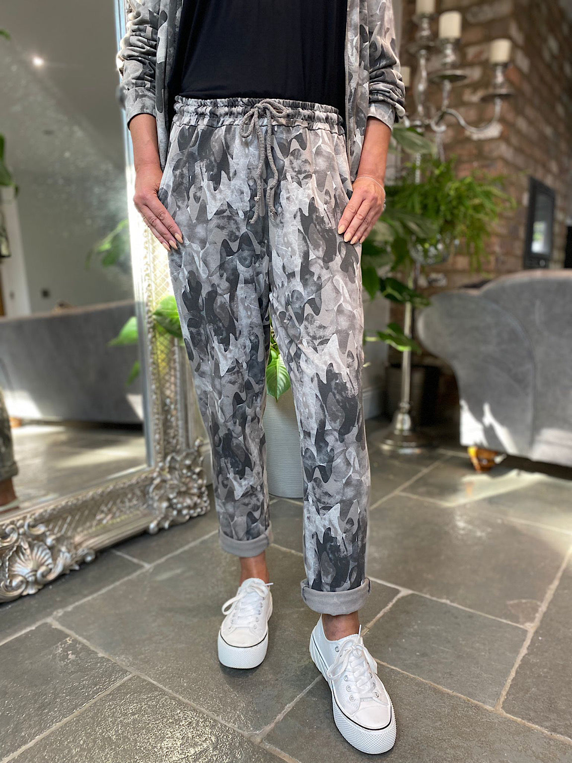 Grey Camo Print Joggers – Tillett's