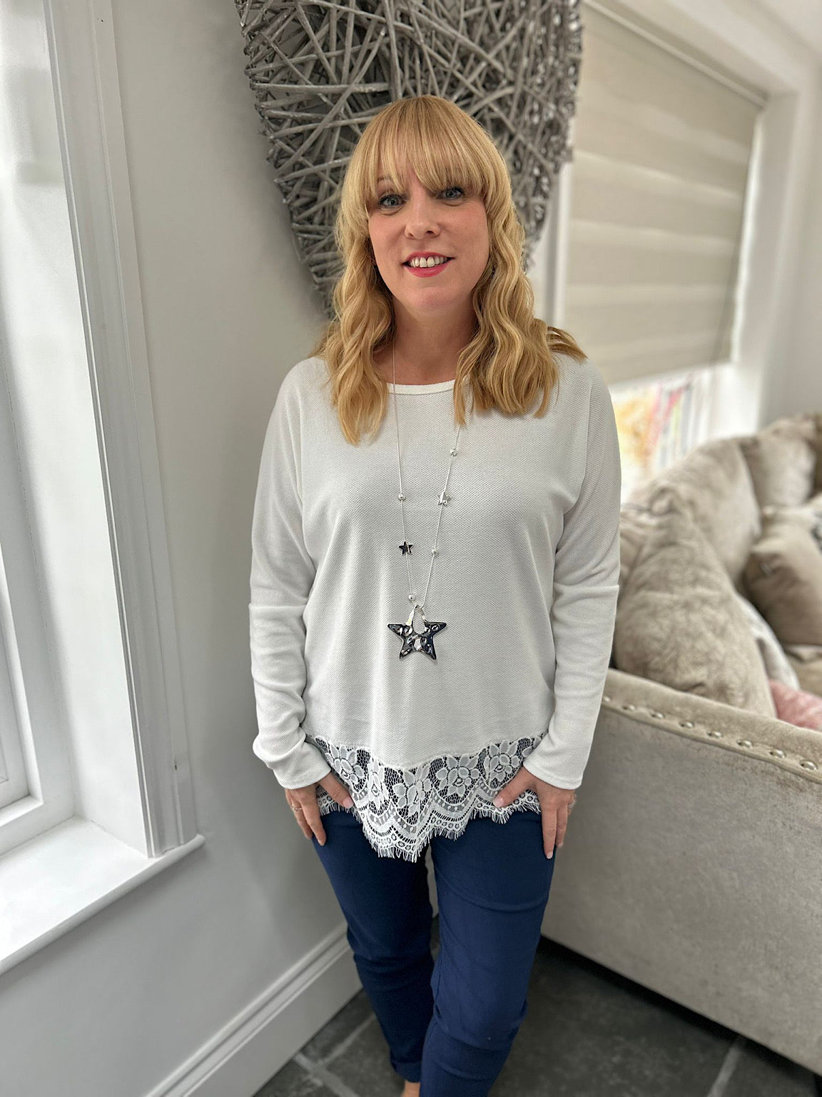 White Lace Hem Lightweight Top Fiona – Tillett's