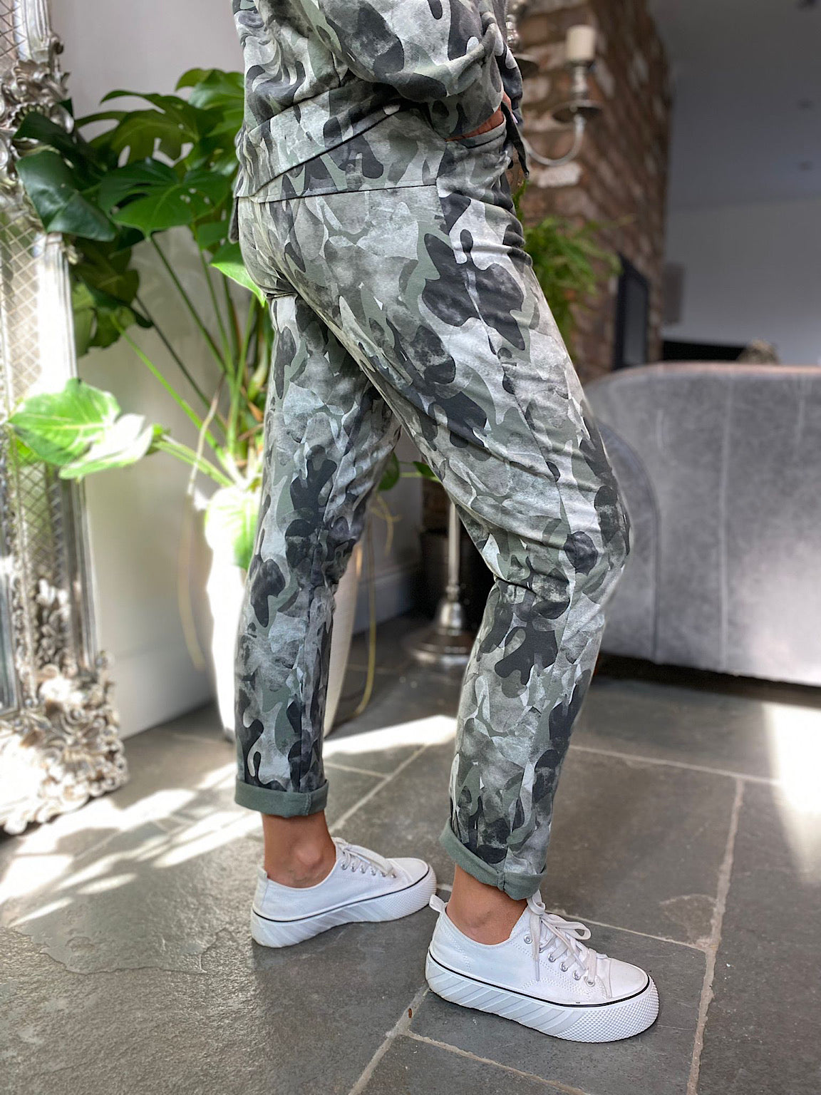 Camo Print Drawstring Joggers Ellie – Tillett's